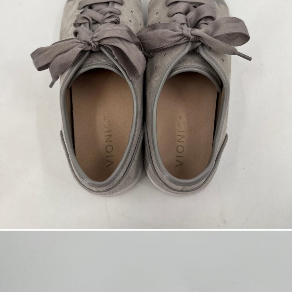 Vionic ladies suede shoes